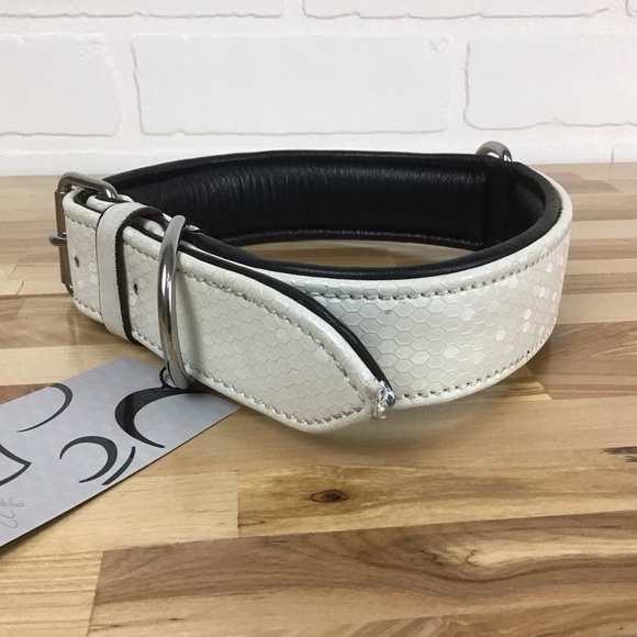 Madcow Ecru black genuine leather contemporary country vibe dog collar handmade - Picture 6 of 15